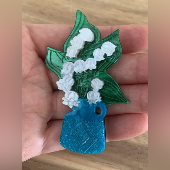 Erstwilder Our Lady's Tears Brooch flower Pin NWOT - Picture 8 of 8